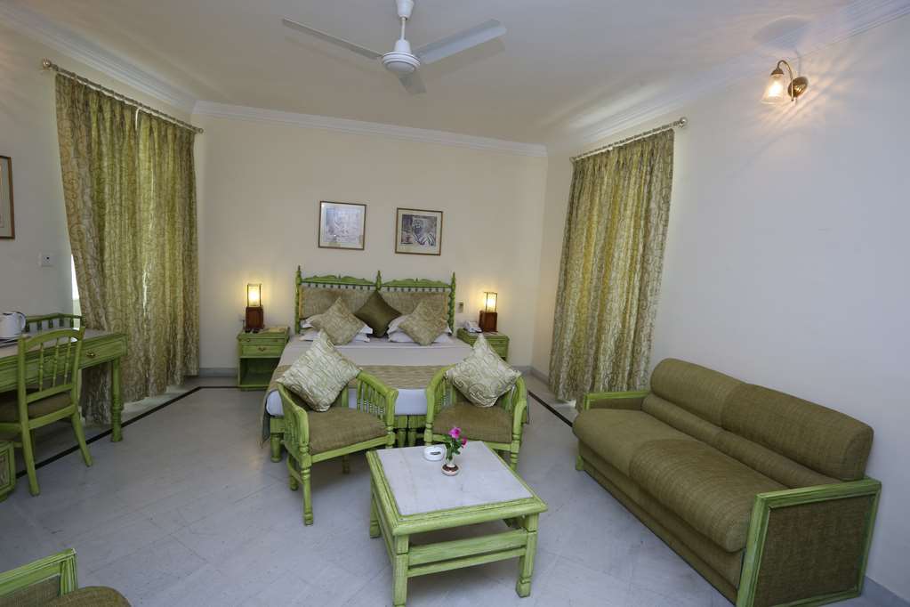 Garden Hotel - Heritage By Hrh Group Of Hotels أُودايبور الغرفة الصورة