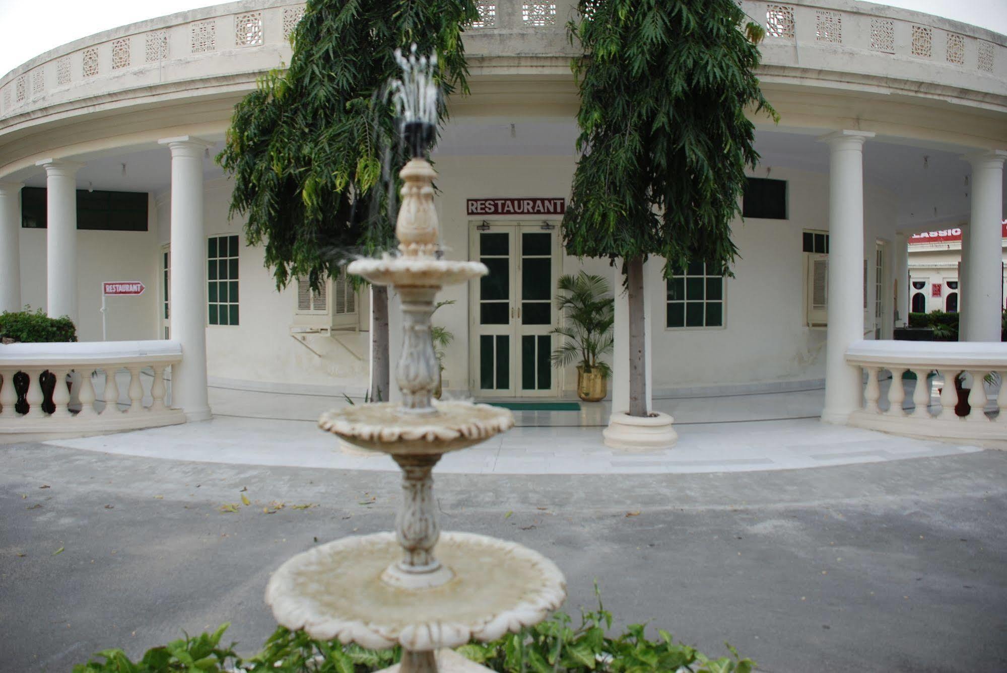 Garden Hotel - Heritage By Hrh Group Of Hotels أُودايبور المظهر الخارجي الصورة